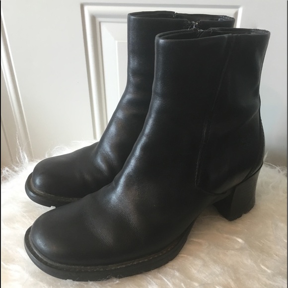 Ankle Boot - Picture 2 of 4